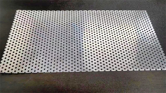 0.8mm perforiertes Aluminiumblatt AA1060, AA1100, AA3003 Schwarzweiss